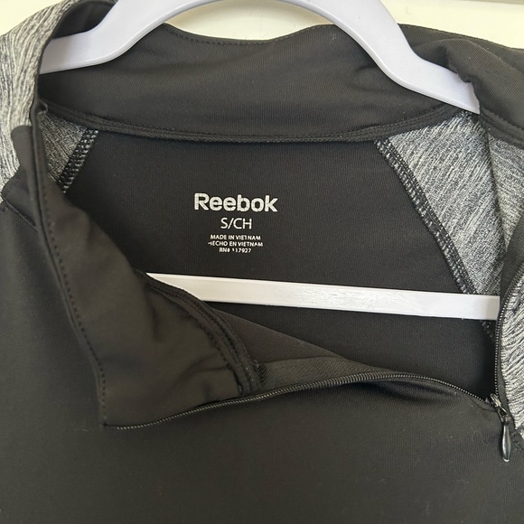 Reebok Black Long Sleeve Top Size S - Picture 10 of 10